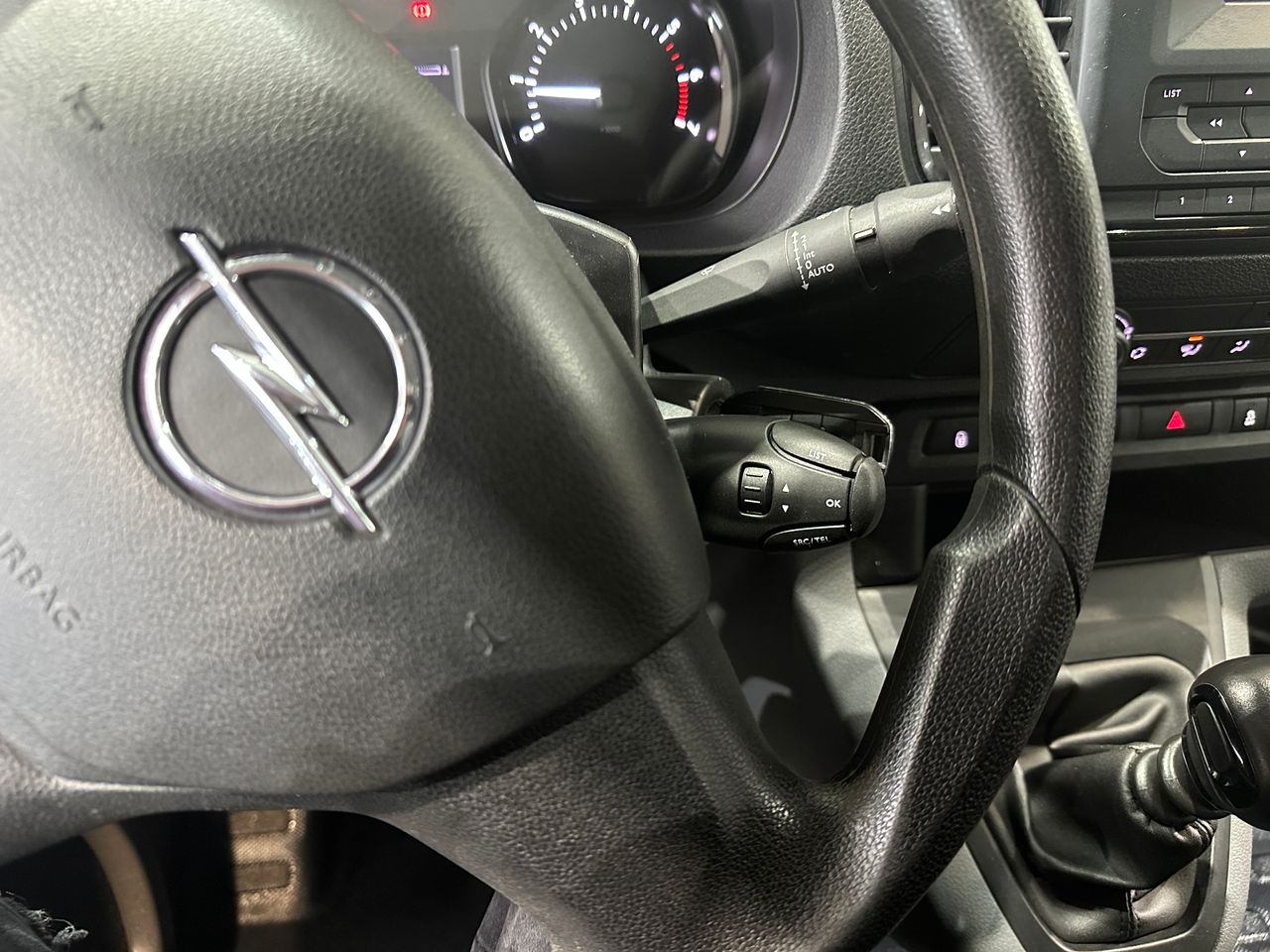 Opel Vivaro 1.5D 120CV PCLIM - Foto 18