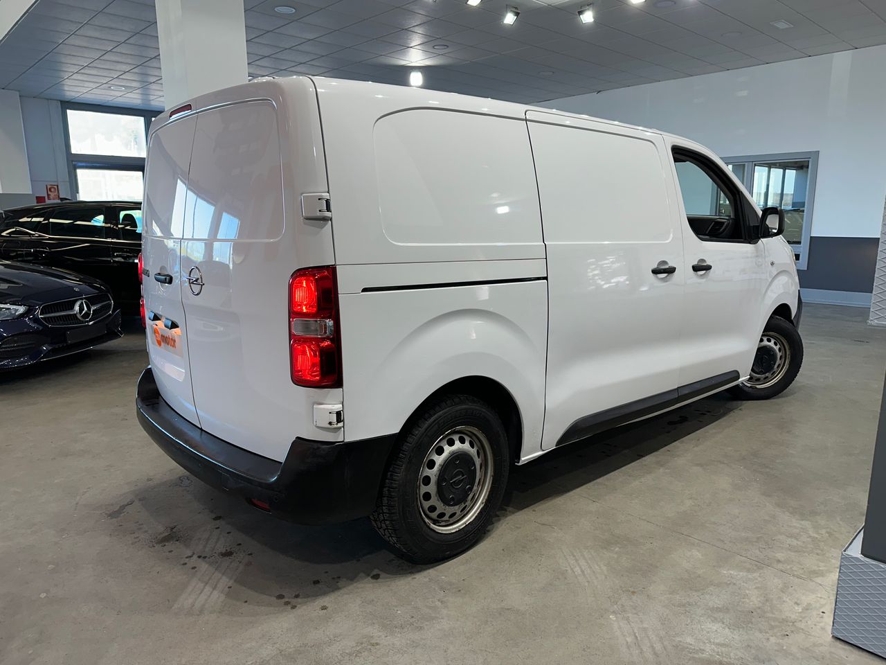 Opel Vivaro 1.5D 120CV PCLIM - Foto 7