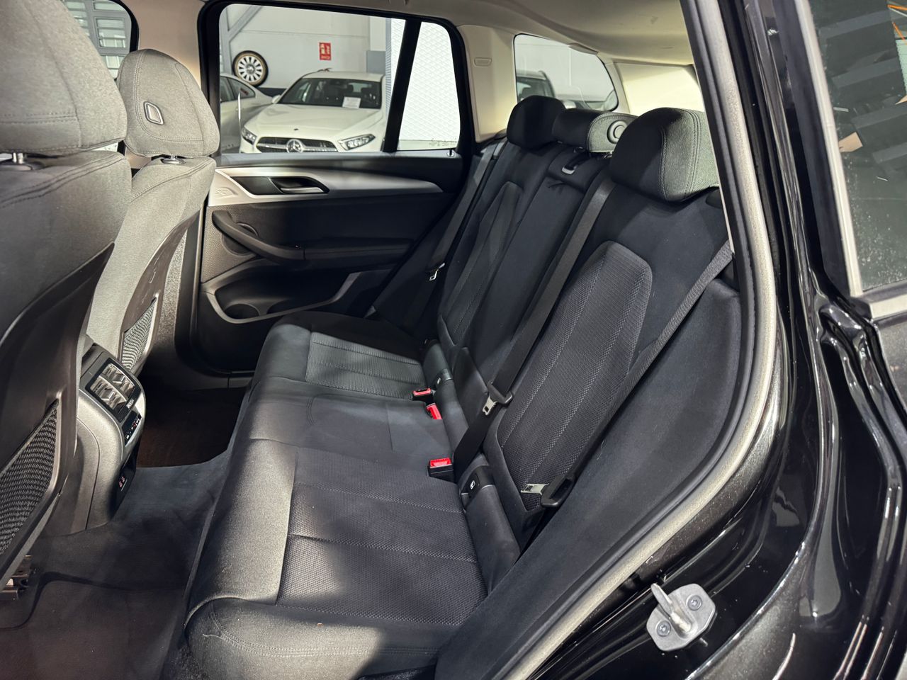 BMW X3 xDrive30e - Foto 12