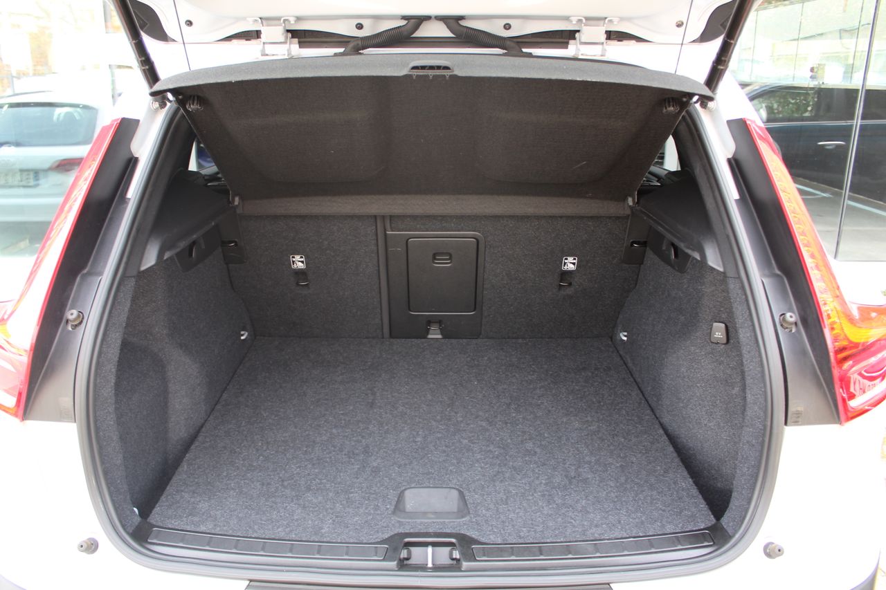 Volvo XC40 1.5 T4 Twin Recharge Inscription Auto - Foto 32