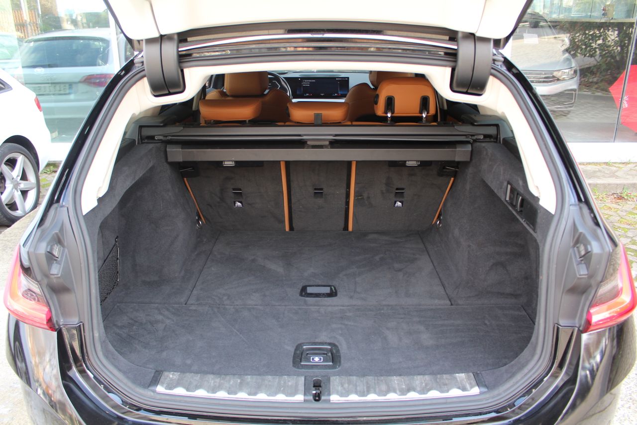 BMW Serie 3 318d Auto.Touring - Foto 26