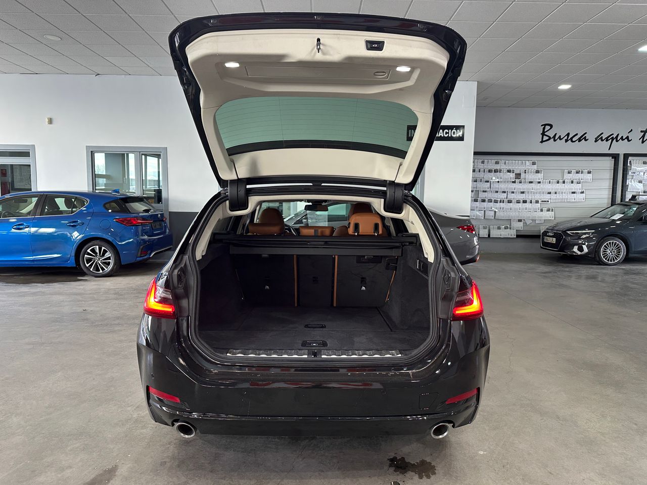 BMW Serie 3 318d Auto.Touring - Foto 9