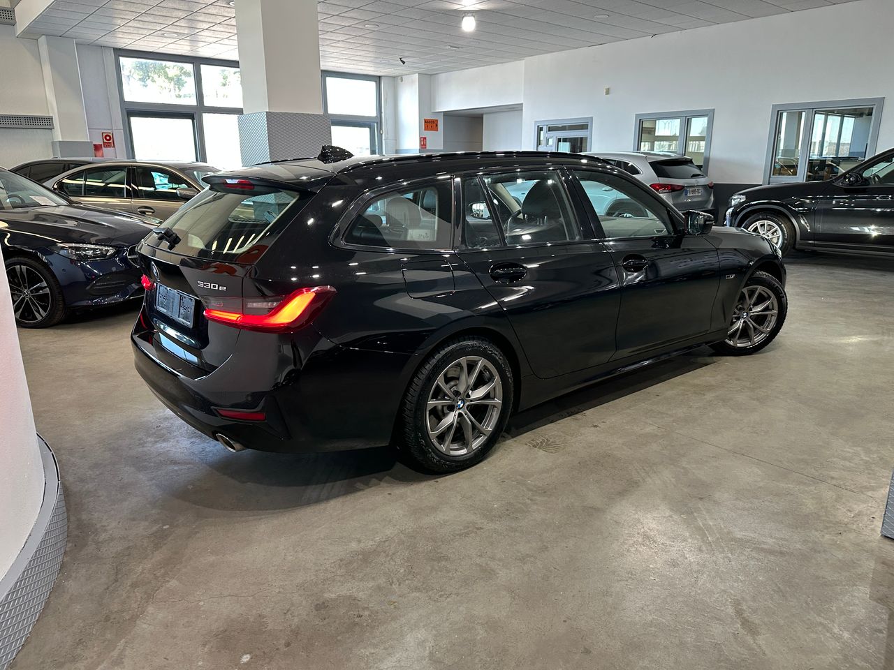 BMW Serie 3 330E 292CV FAMILIAR - Foto 7