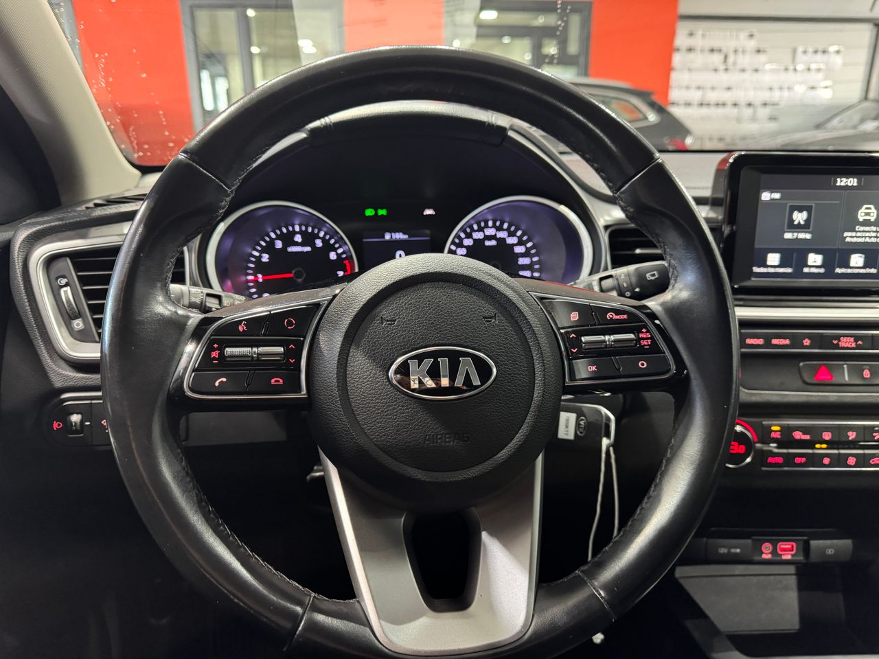 Kia Ceed 1.0 T-GDi 74kW (100CV) - Foto 13