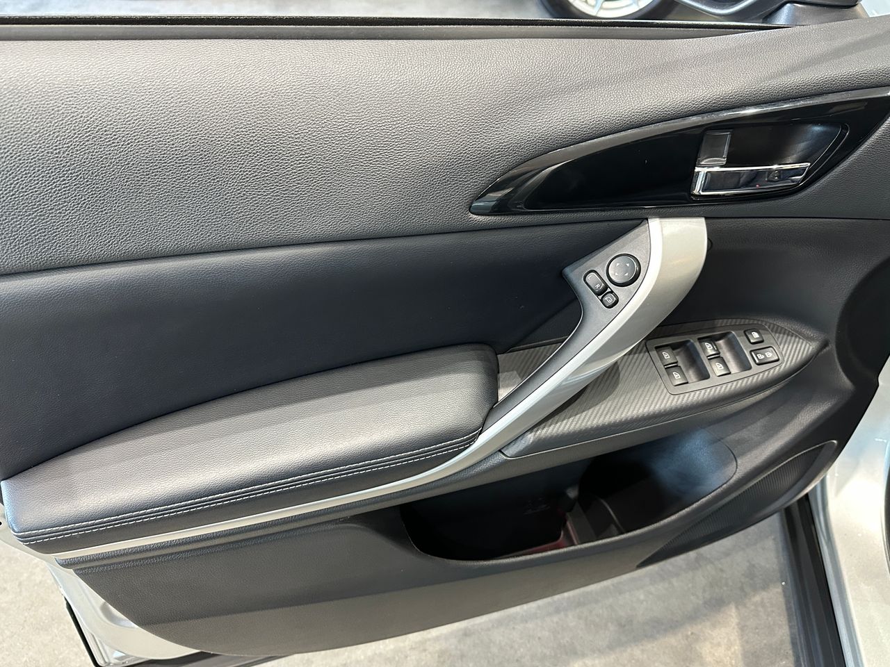 Mitsubishi Eclipse Cross 2.4 PHEV Kaiteki Auto 4WD - Foto 14