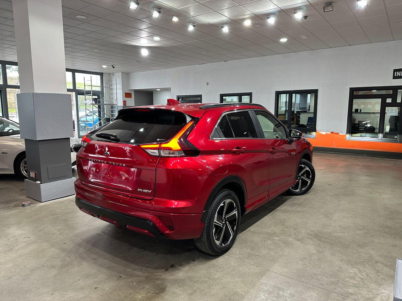 Mitsubishi Eclipse Cross 2.4 PHEV Kaiteki Auto 4WD - Foto 7