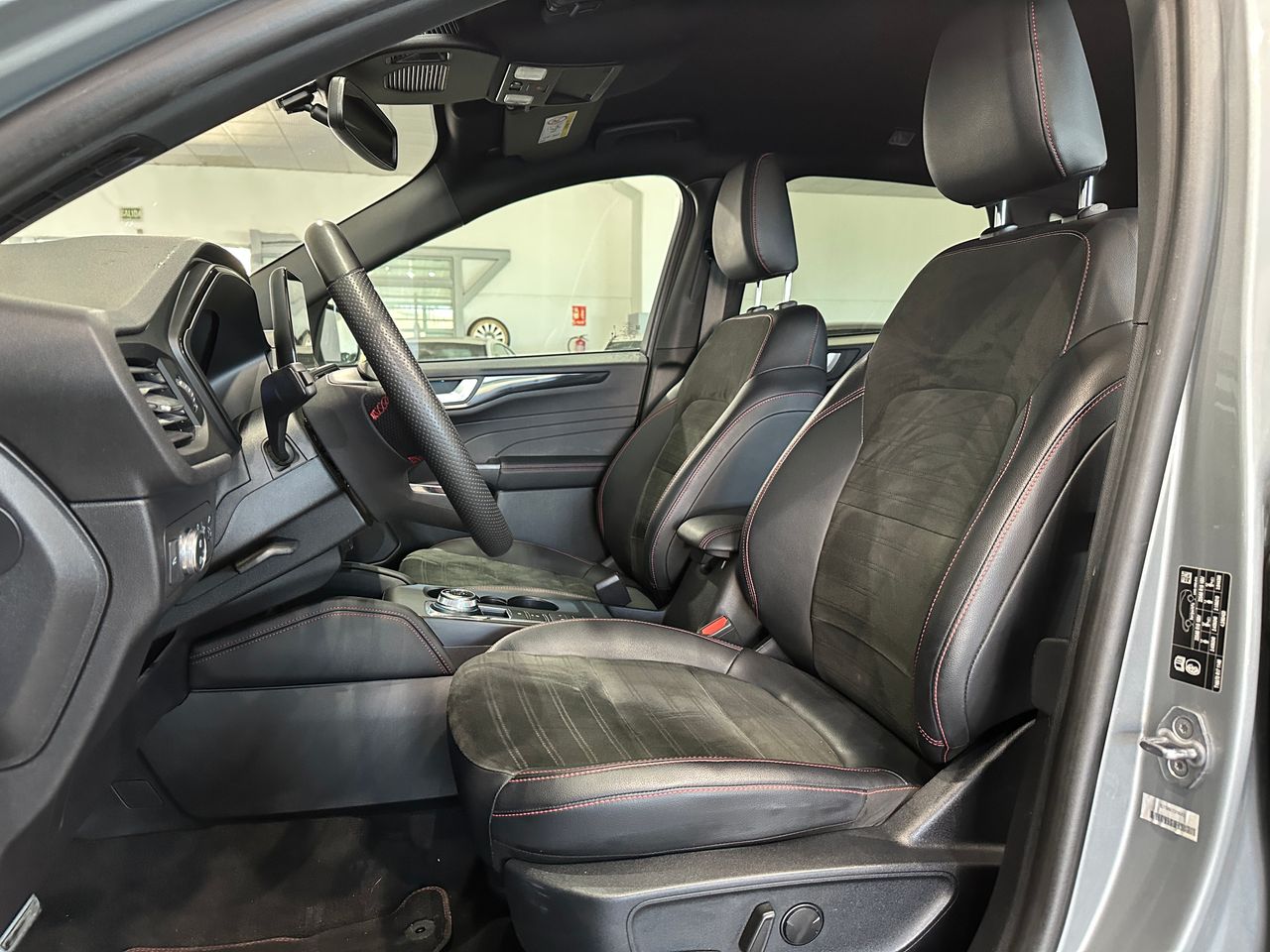 Ford Kuga ST-Line X 2.5 Duratec FHEV Auto - Foto 12