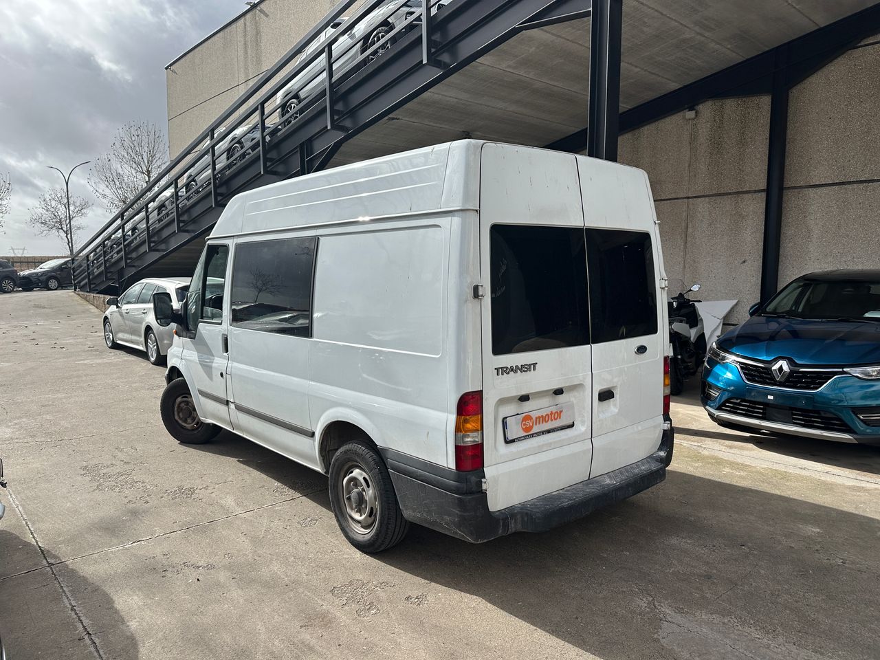 Ford Tourneo Custom 2.0TDCI 100CV - Foto 6