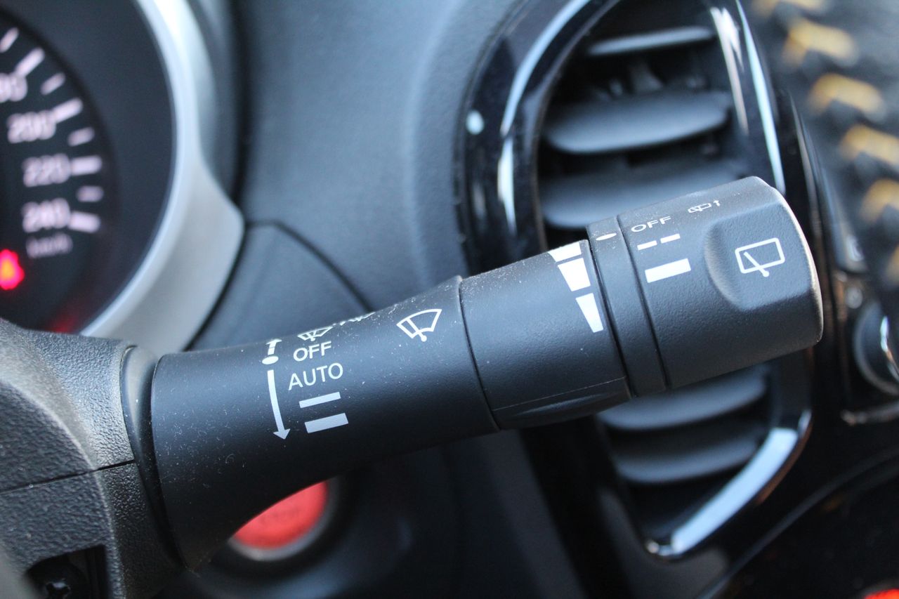 Nissan Juke 1.6 i 16V 2WD CVT 117 cv - Foto 16