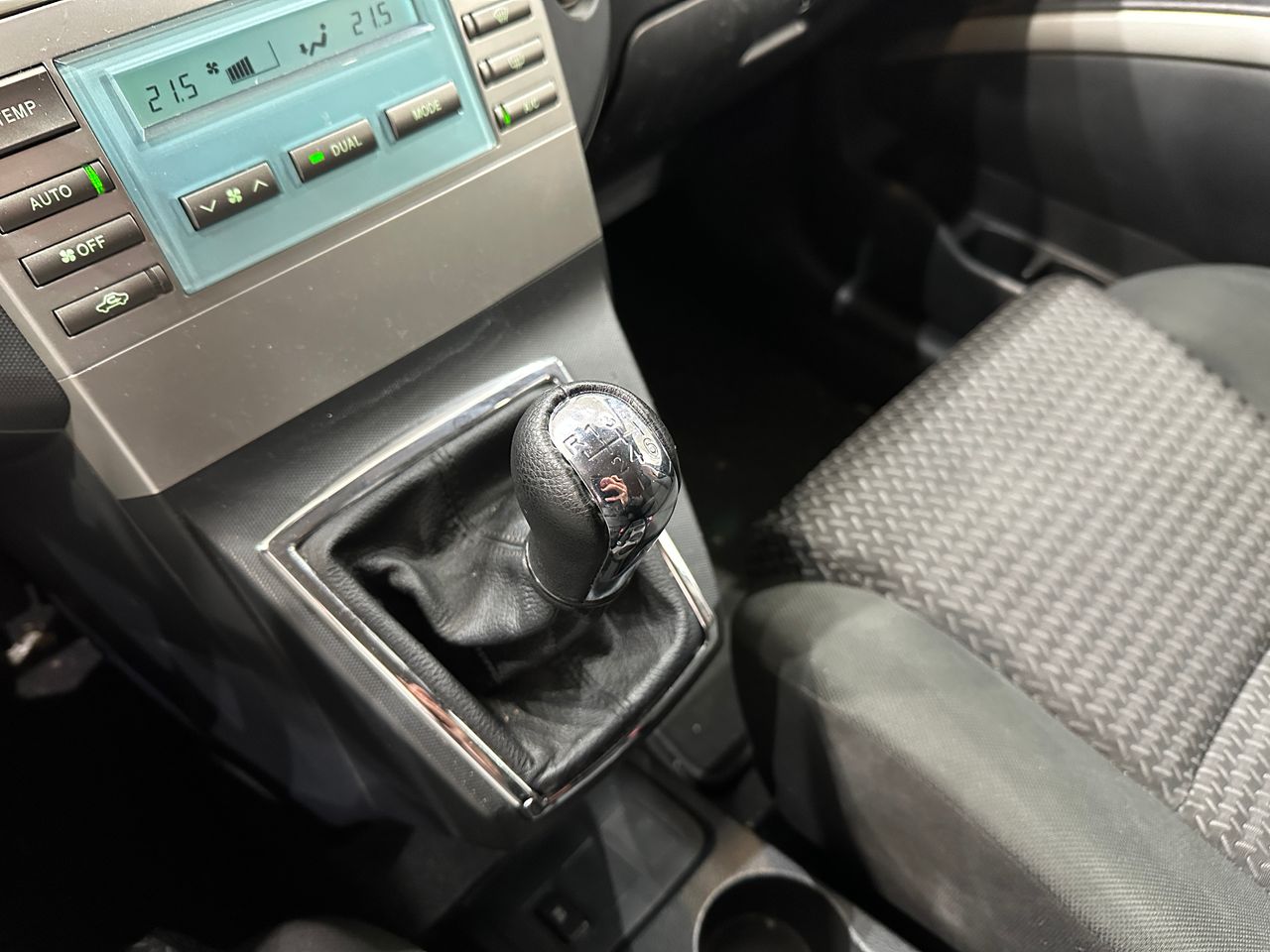 Toyota Corolla Verso 2.2 D  136 CV - Foto 17