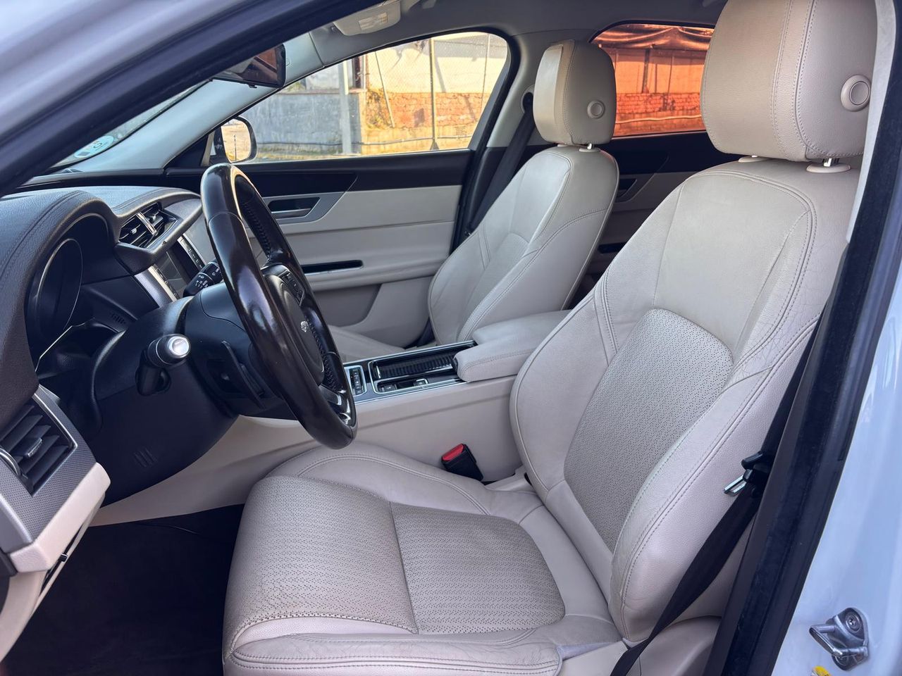 Jaguar XF 2.0D 180CV AUTO PRESTIGE - Foto 9