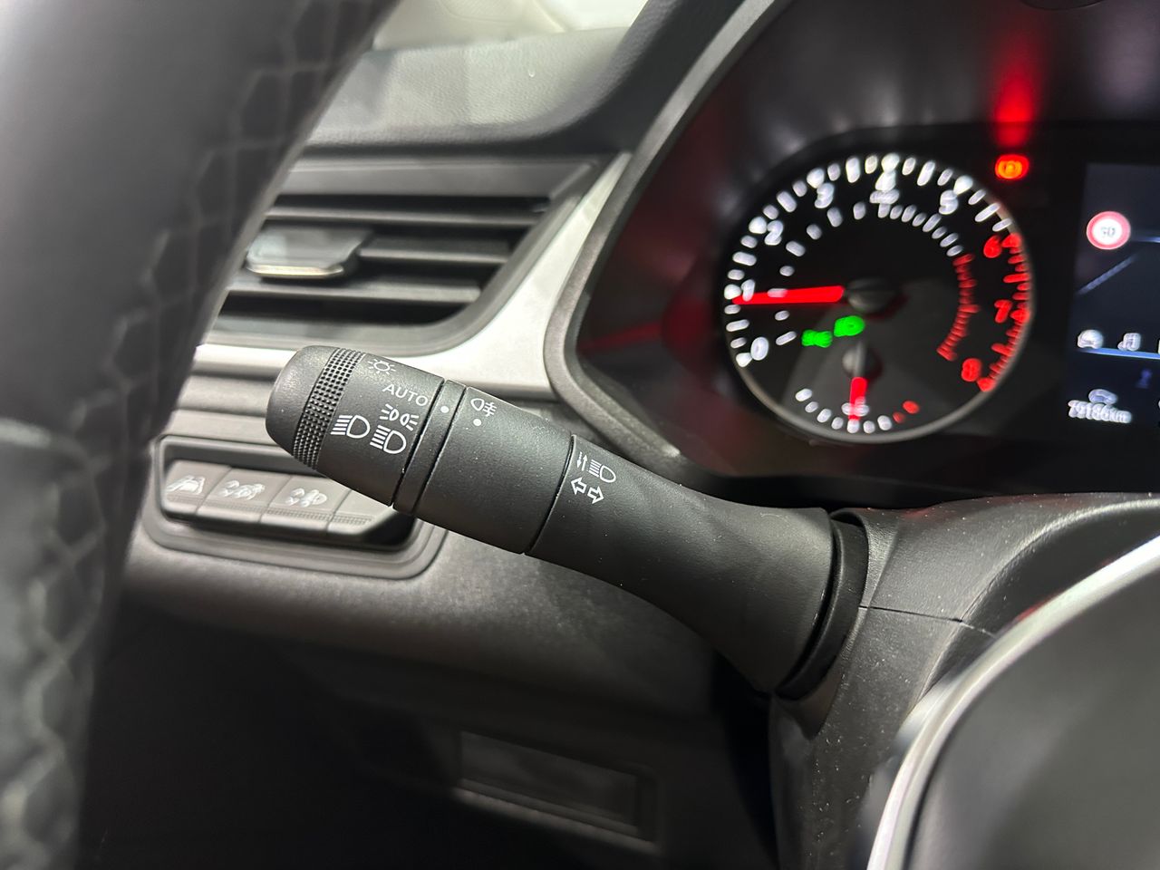 Renault Captur 100T 90CV SPIRIT (MITSUBISHI	ASX) - Foto 16