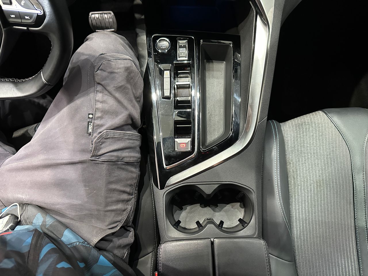 Peugeot 3008 Hybrid 1.6HYBRID 225CV ALLURE PACK - Foto 20