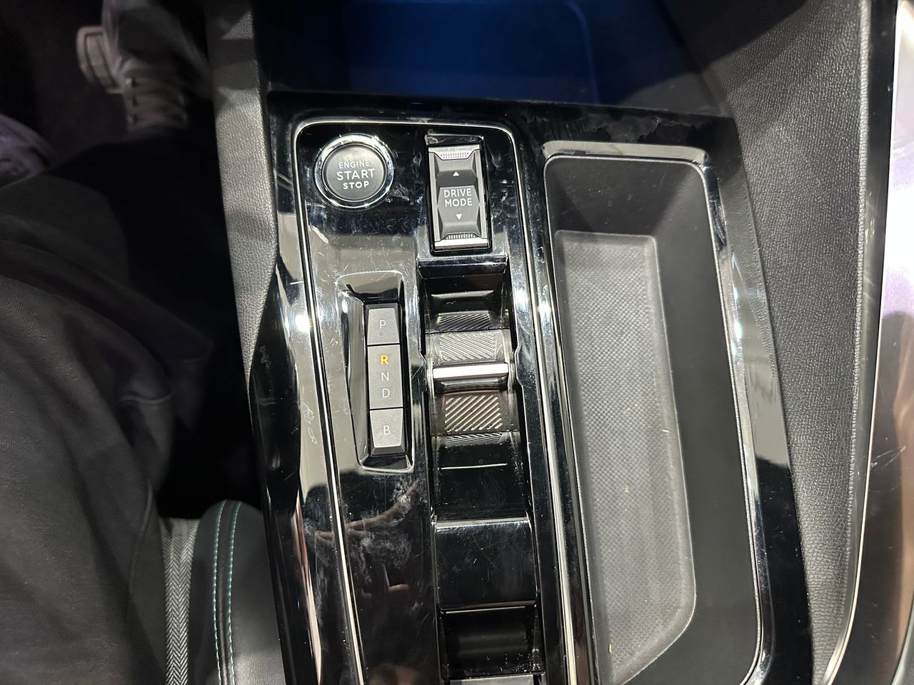 Peugeot 3008 Hybrid 1.6HYBRID 225CV ALLURE PACK - Foto 17