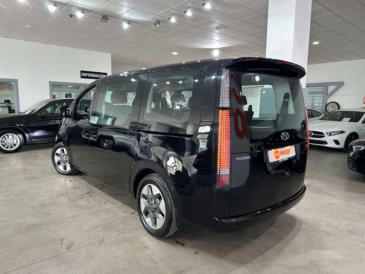 Hyundai Staria 2.2CRDI 170CV MAXX - Foto 6