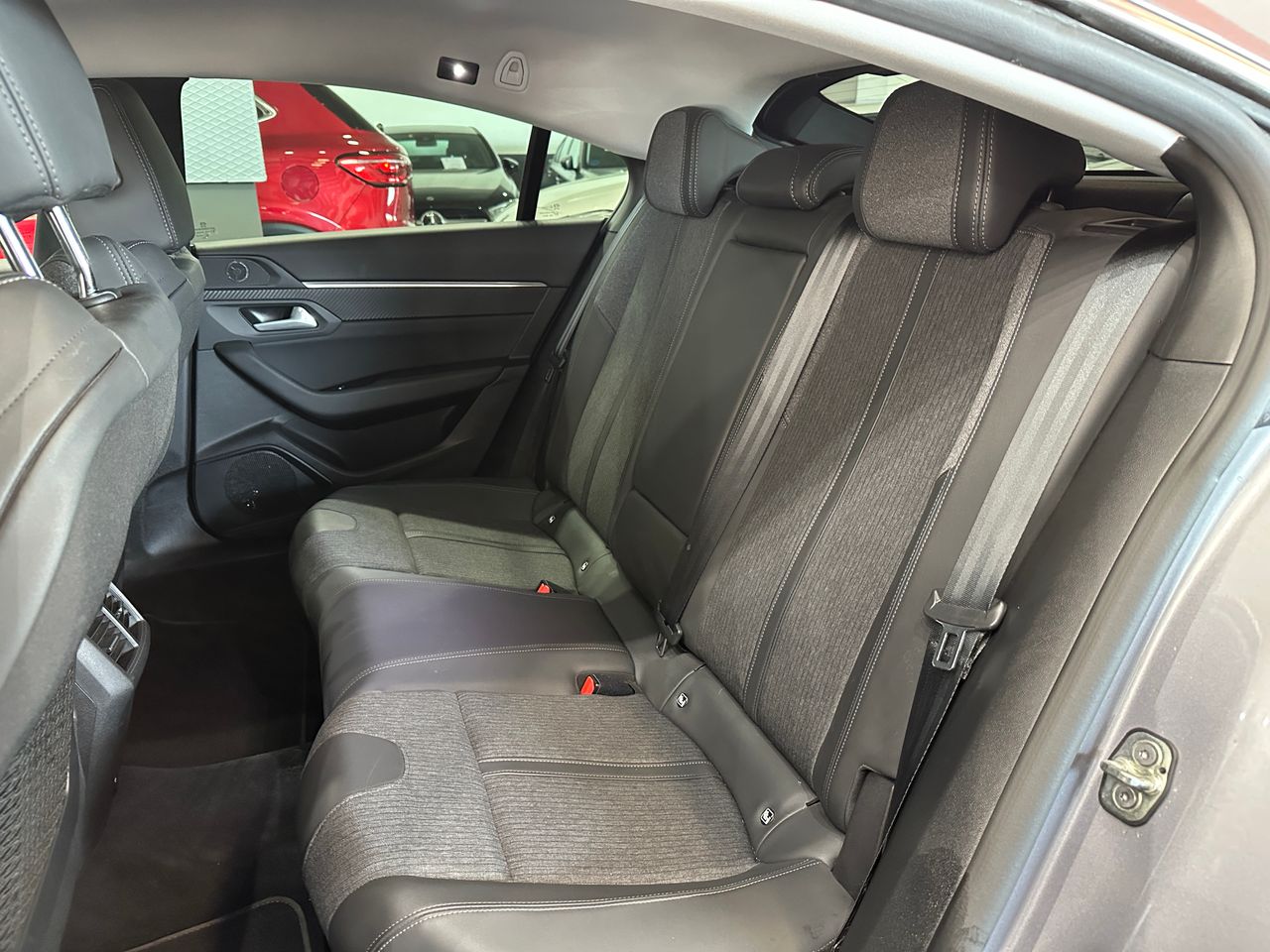 Peugeot 508 1.5 BLUEHDI 130CV S&S EAT8 ALLURE BERLINA - Foto 5