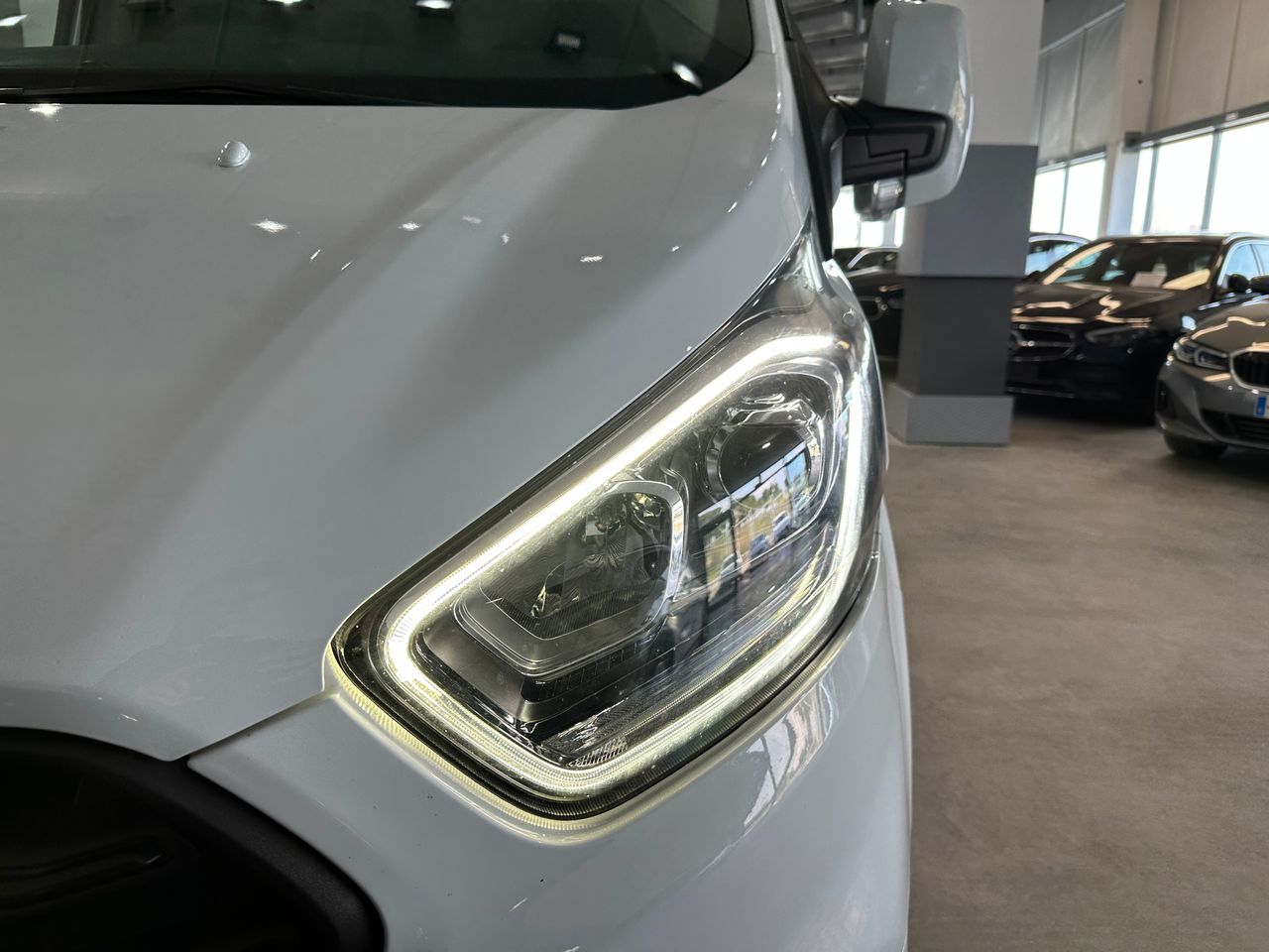 Ford Transit Custom 2.0 ECOBLUE 130CV L1H1 TREND - Foto 22