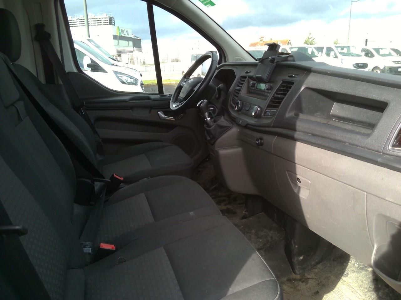 Ford Transit Custom 2.0 ECOBLUE 130CV L1H1 TREND - Foto 6