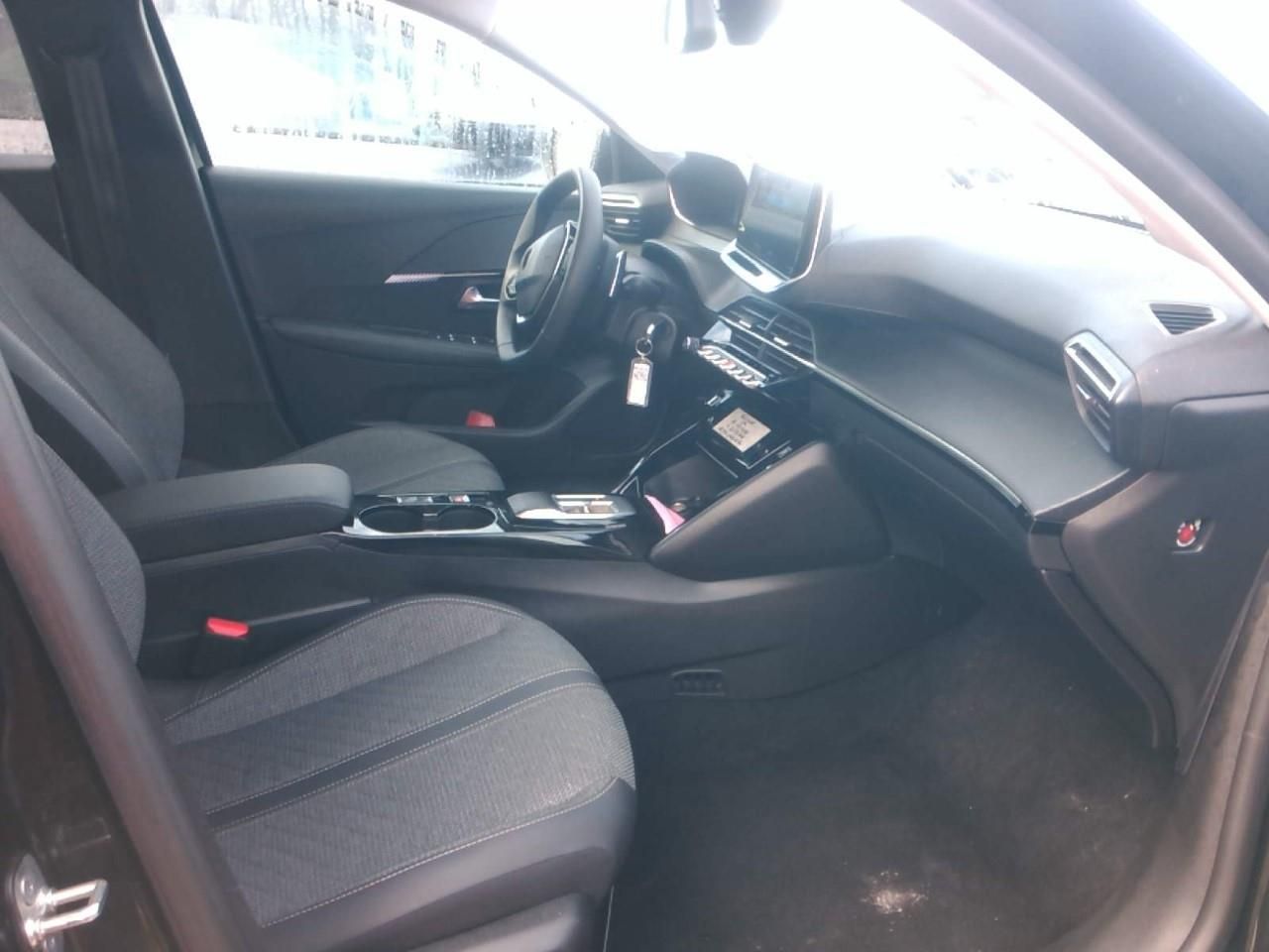 Peugeot 208 1.2G 100CV ALLURE BERLINA - Foto 5