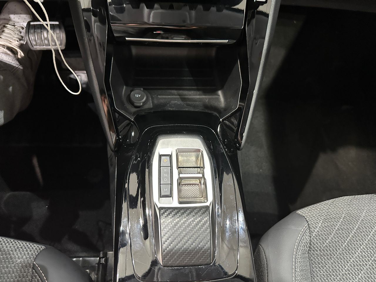 Peugeot 208 1.2G 100CV ALLURE BERLINA - Foto 24