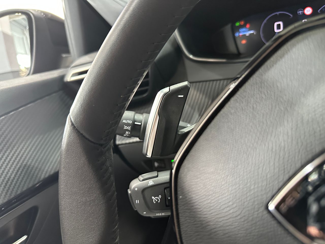 Peugeot 208 1.2G 100CV ALLURE BERLINA - Foto 17