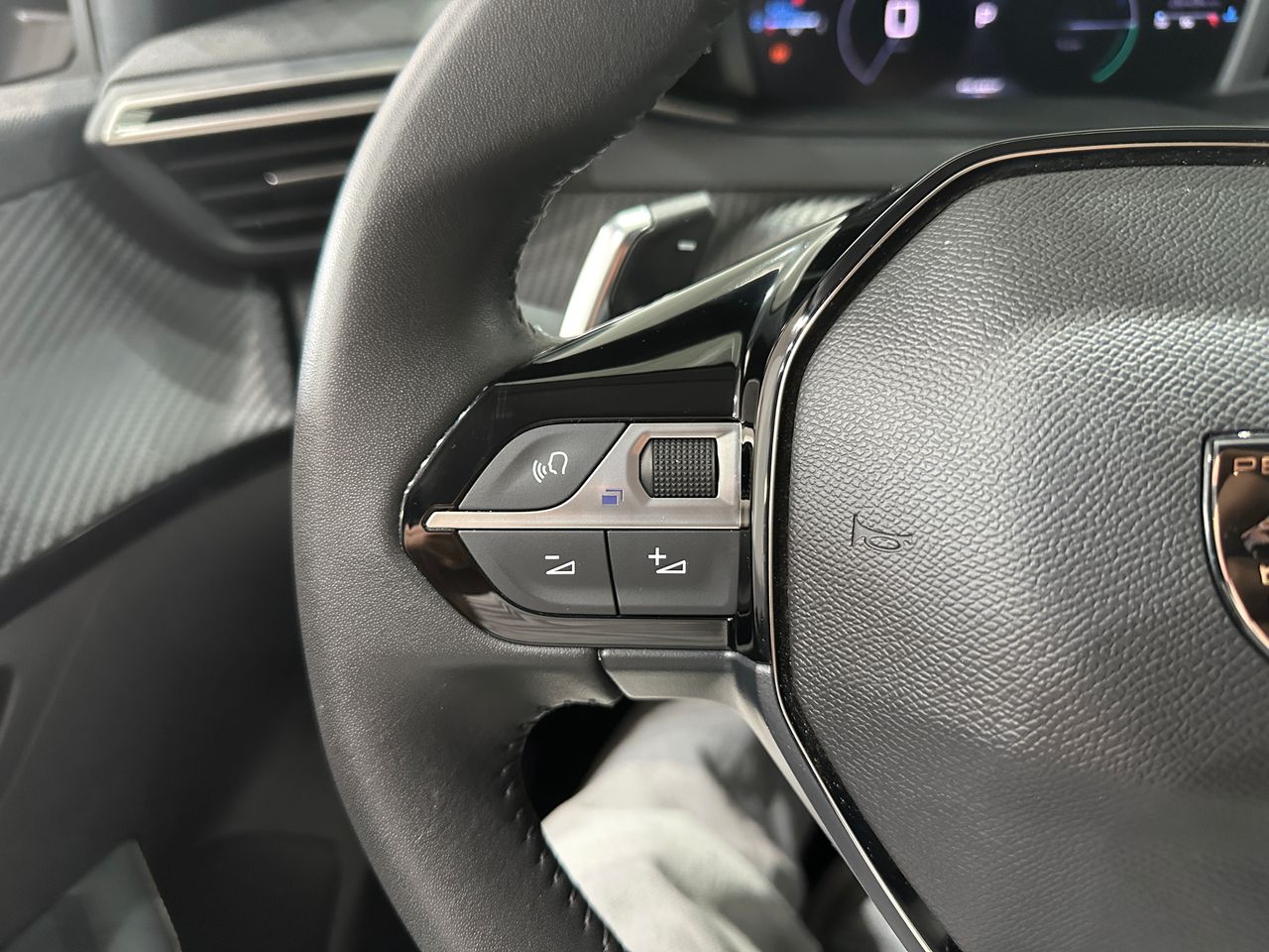 Peugeot 208 1.2G 100CV ALLURE BERLINA - Foto 16