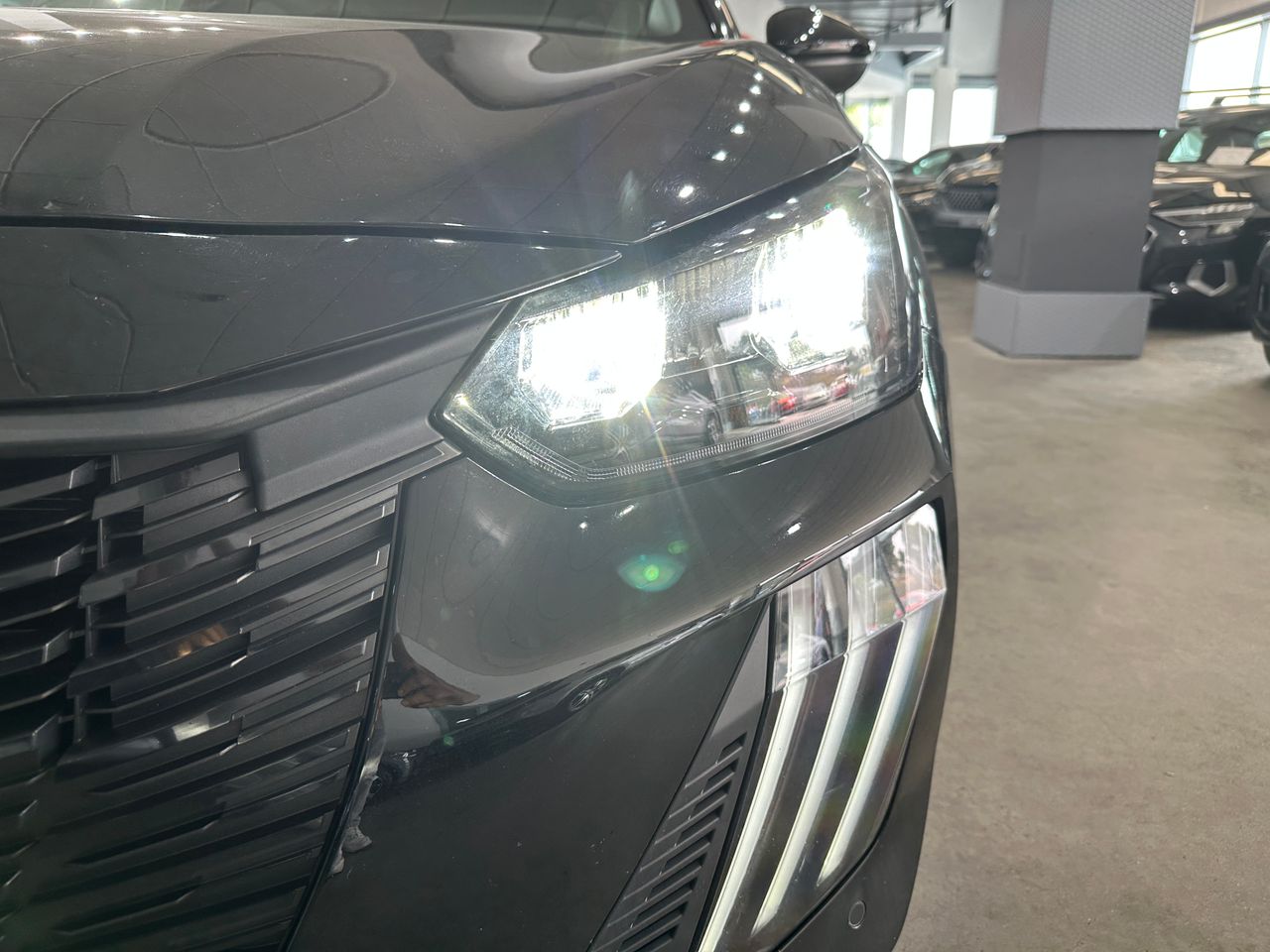 Peugeot 208 1.2G 100CV ALLURE BERLINA - Foto 29