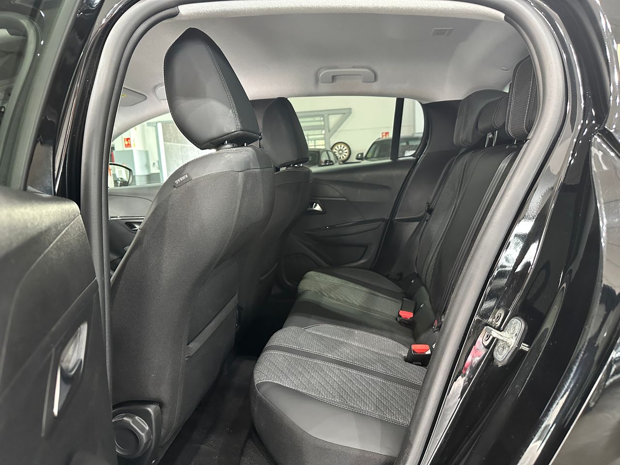 Peugeot 208 1.2G 100CV ALLURE BERLINA - Foto 12