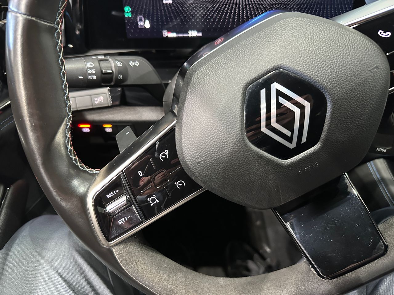 Renault Austral 1.3MHEV 160CV SPIRIT ALPINE - Foto 13