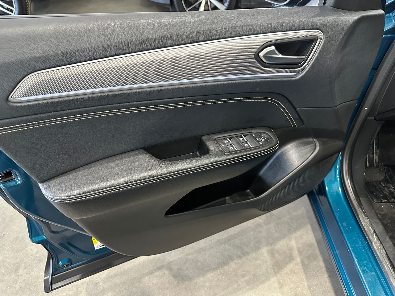 Renault Arkana 1.6HEV 145CV TECHNO - Foto 17