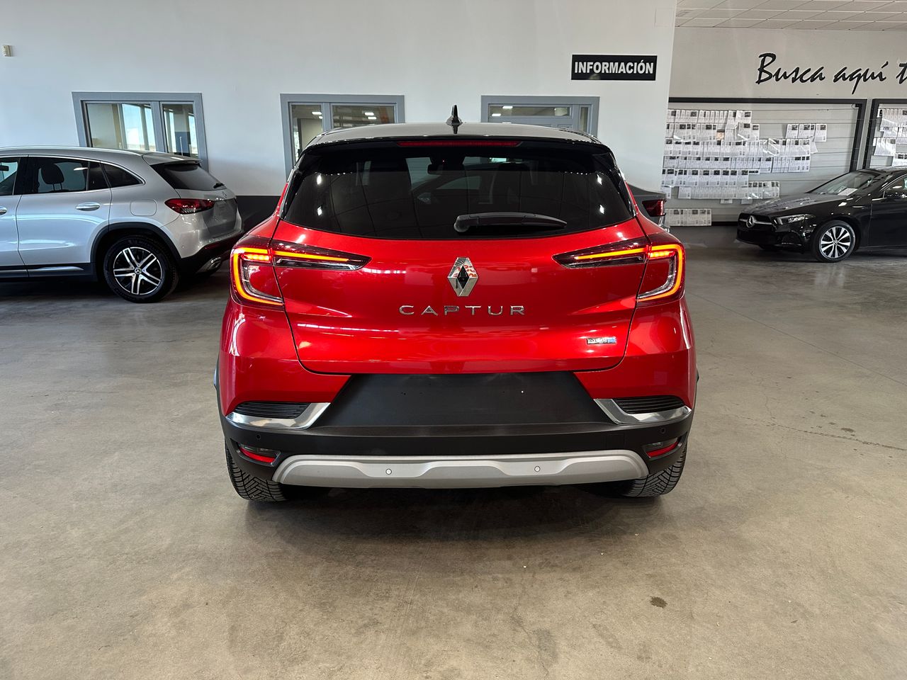 Renault Captur 1.6PHEV 160CV TECHNO - Foto 8