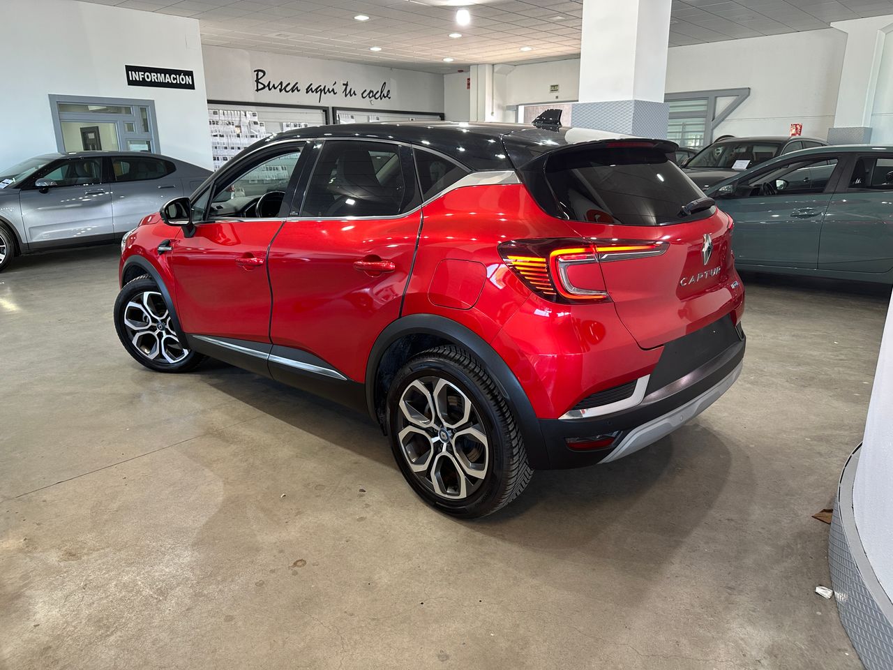 Renault Captur 1.6PHEV 160CV TECHNO - Foto 6