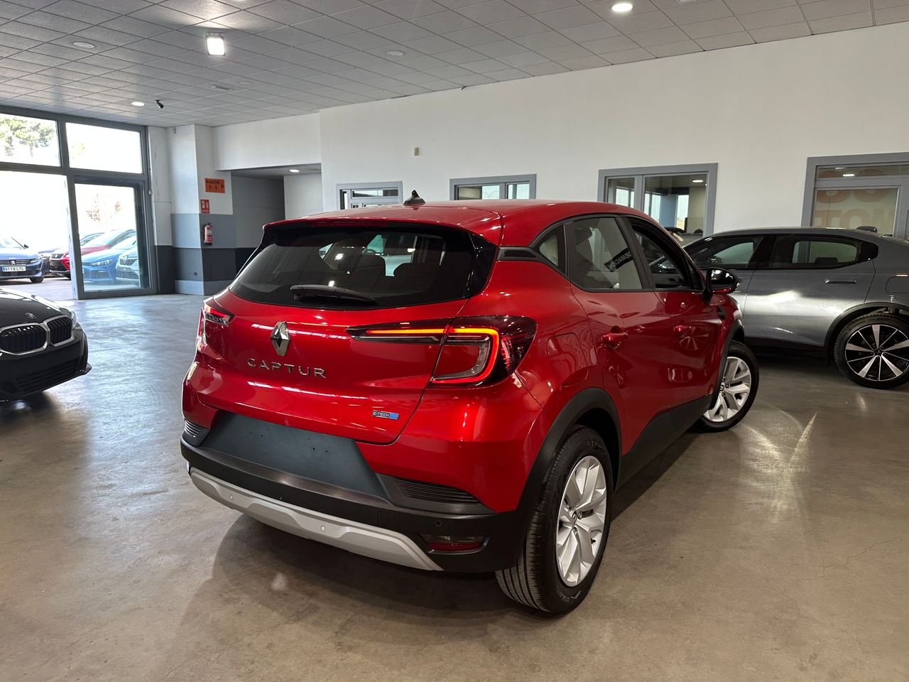 Renault Captur 1.6PHEV 160CV TECHNO - Foto 7