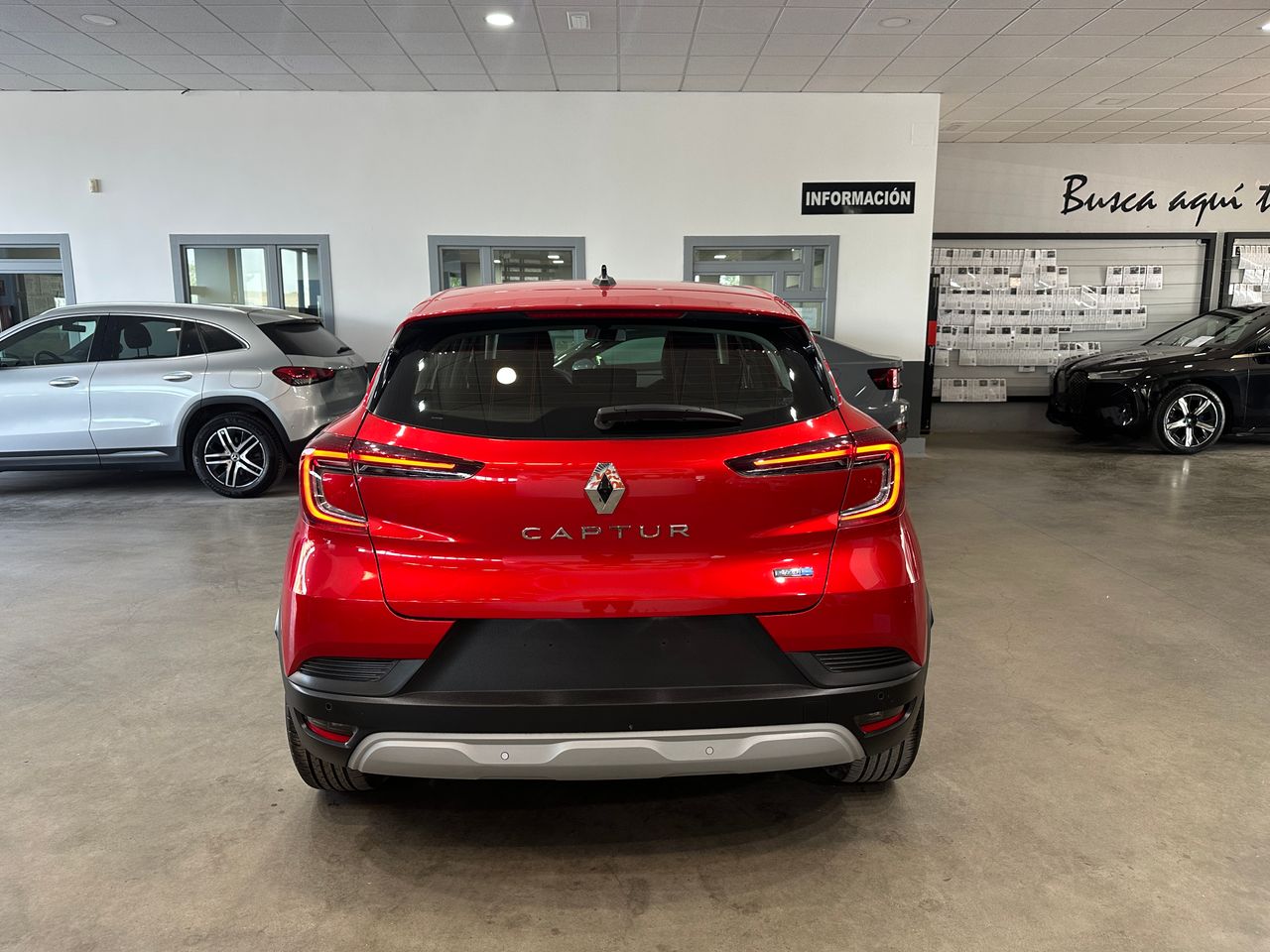 Renault Captur 1.6PHEV 160CV TECHNO - Foto 8