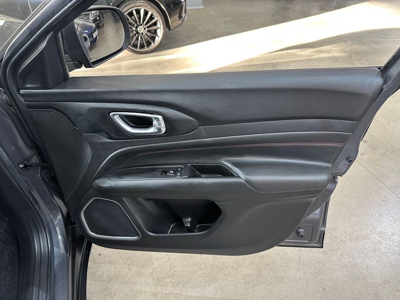 Jeep Compass 1.3PHEV 240CV 4XE TRAILHAWK - Foto 7