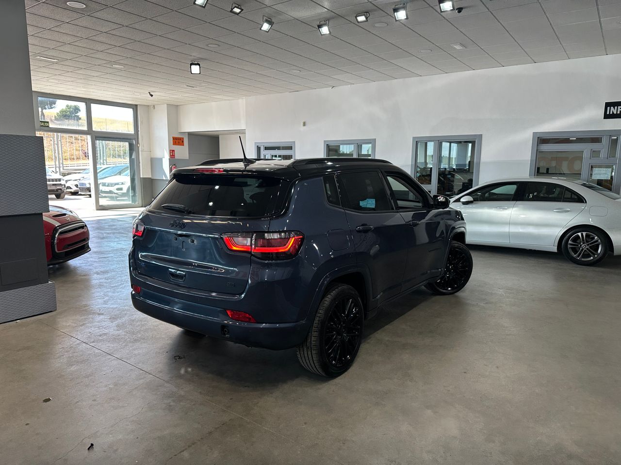 Jeep Compass 1.3PHEV 240CV 4XE S - Foto 7