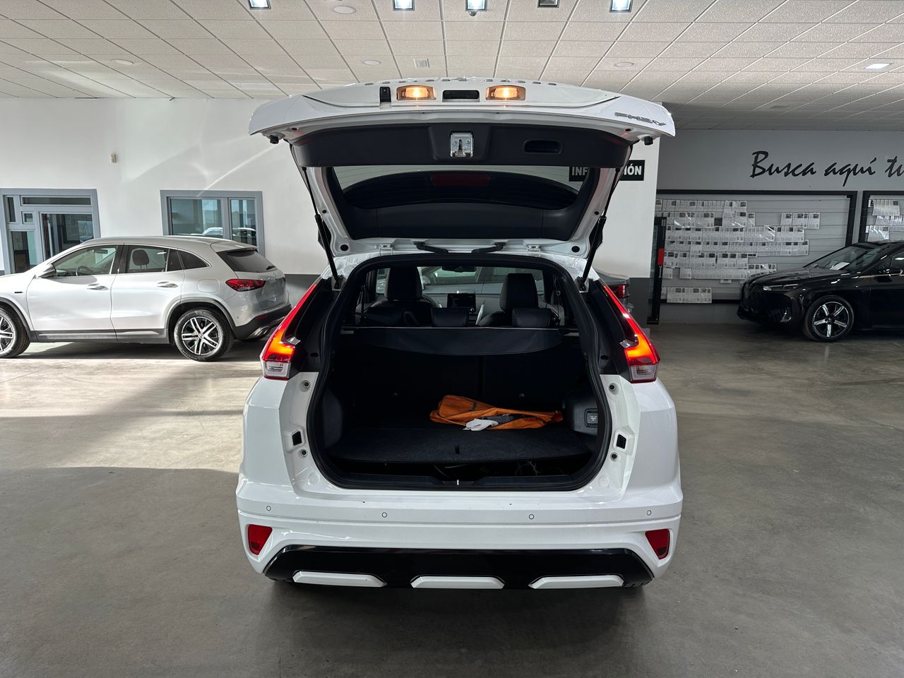 Mitsubishi Eclipse Cross 2.4PHEV 188CV KAITEKI 4WD - Foto 9