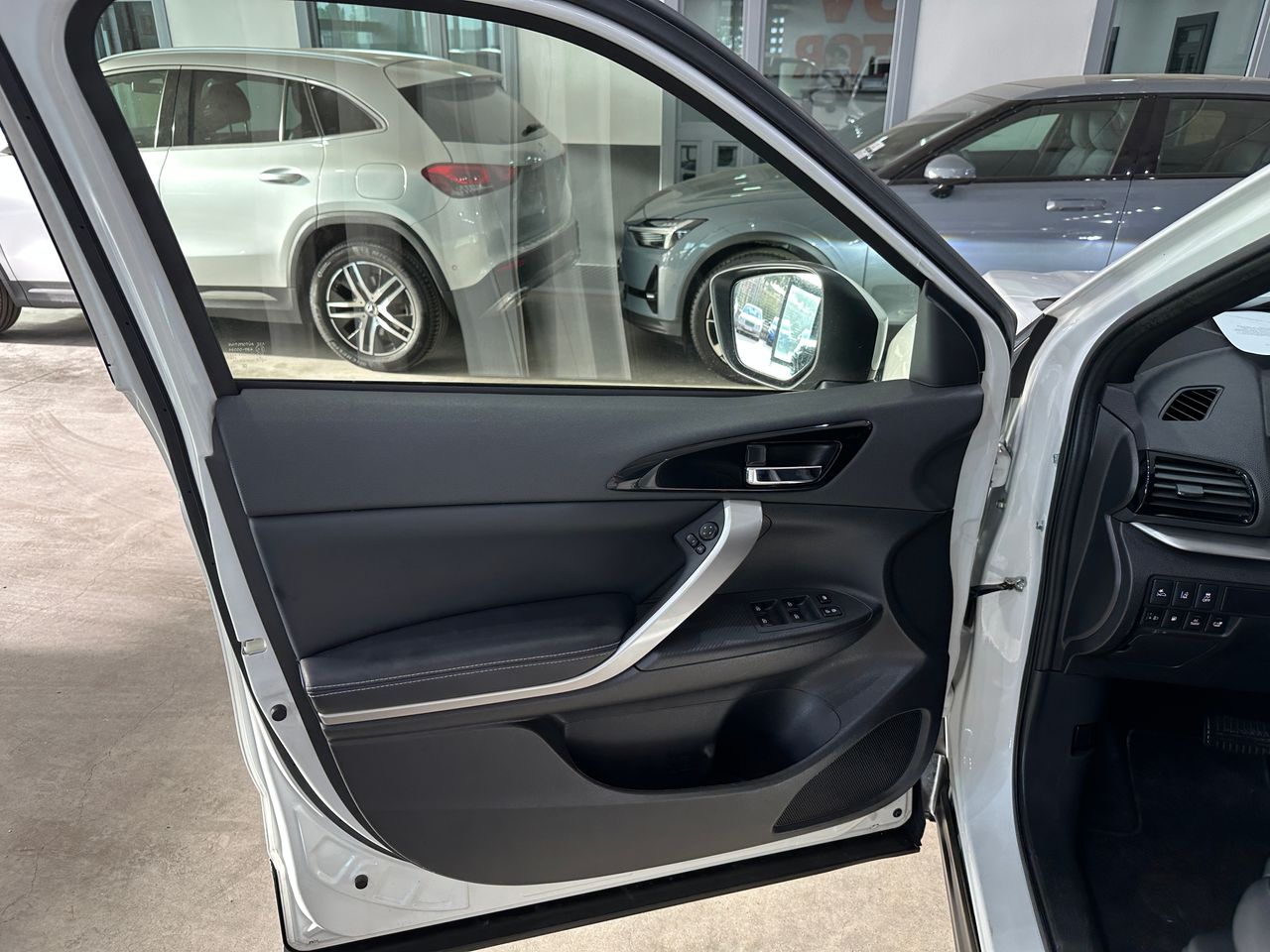 Mitsubishi Eclipse Cross 2.4PHEV 188CV KAITEKI 4WD - Foto 19