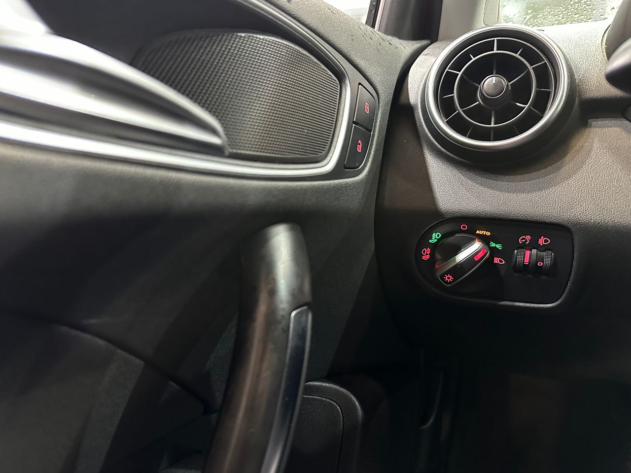 Audi A1 1,6 TDI 3P 90CV - Foto 17