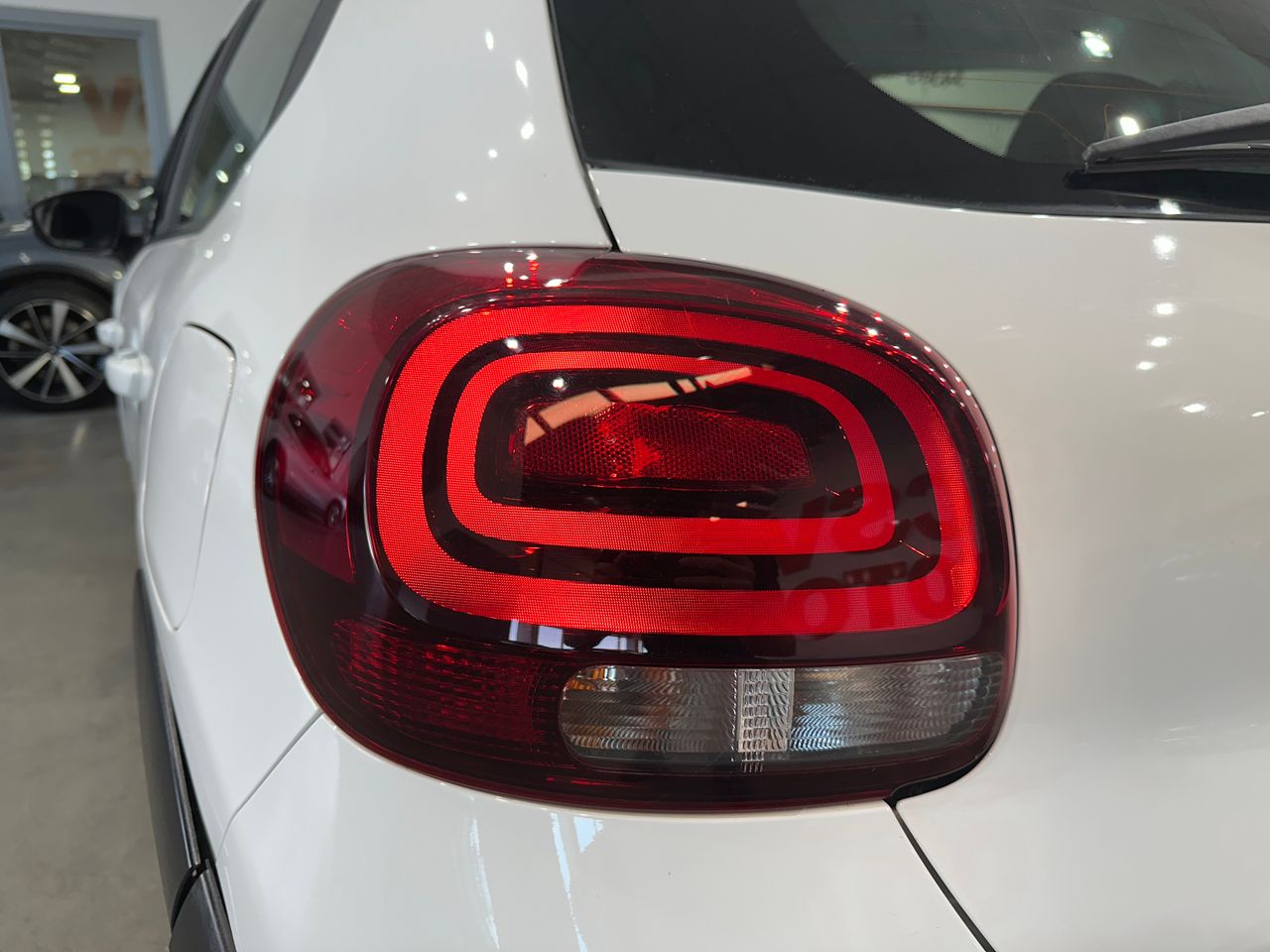 Citroën C3 BlueHDi 100 S&S Live Pack - Foto 23