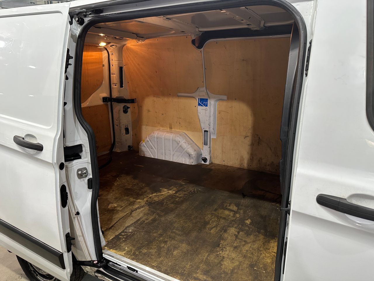 Ford Transit Custom 2.0 ECOBLUE 130CV L1H1 TREND - Foto 19