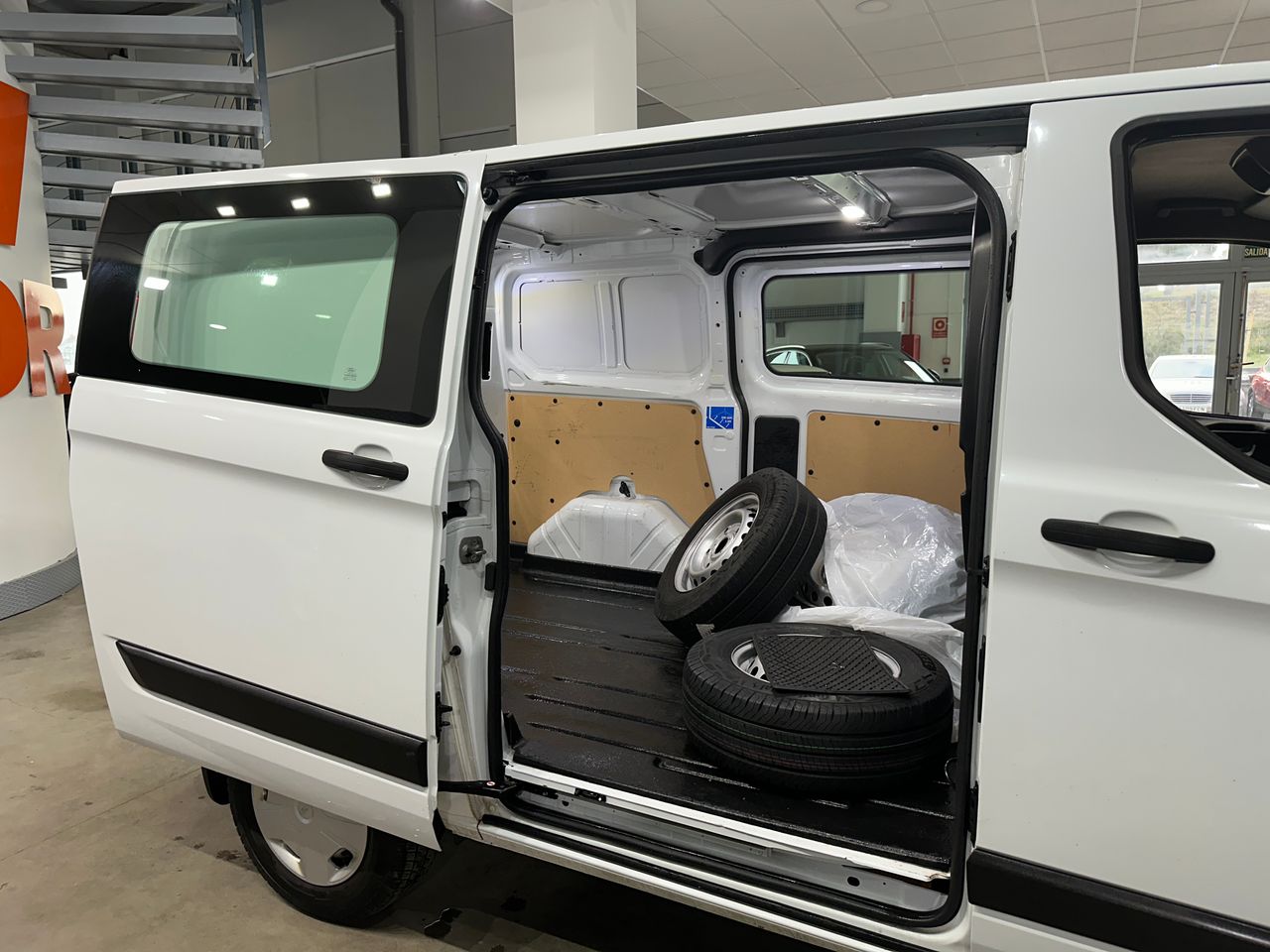 Ford Transit Custom 2.0TDCI 130CV TREND - Foto 11