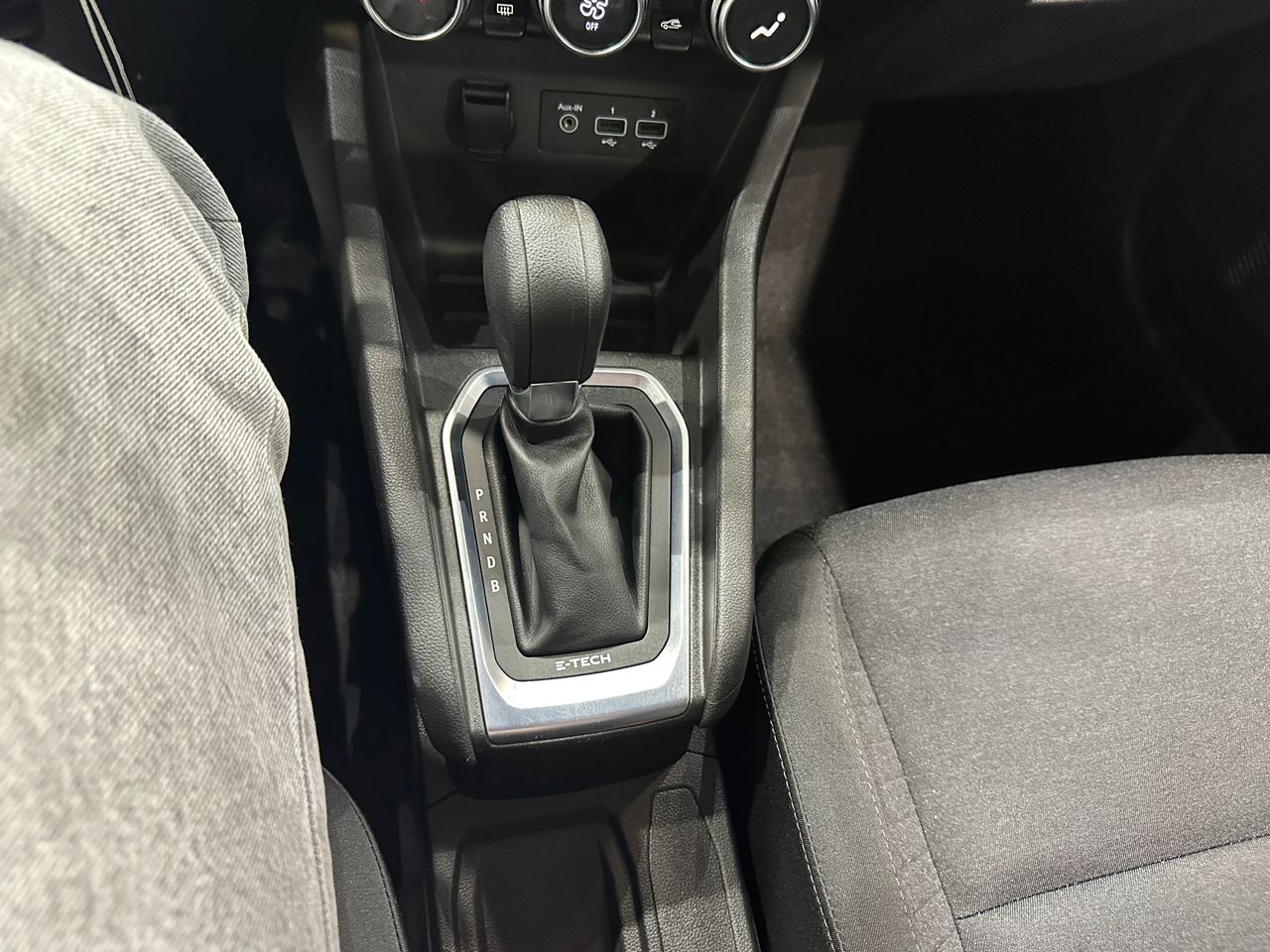 Renault Clio 1.6E-TECH 140CV BUSINESS AUTO - Foto 23