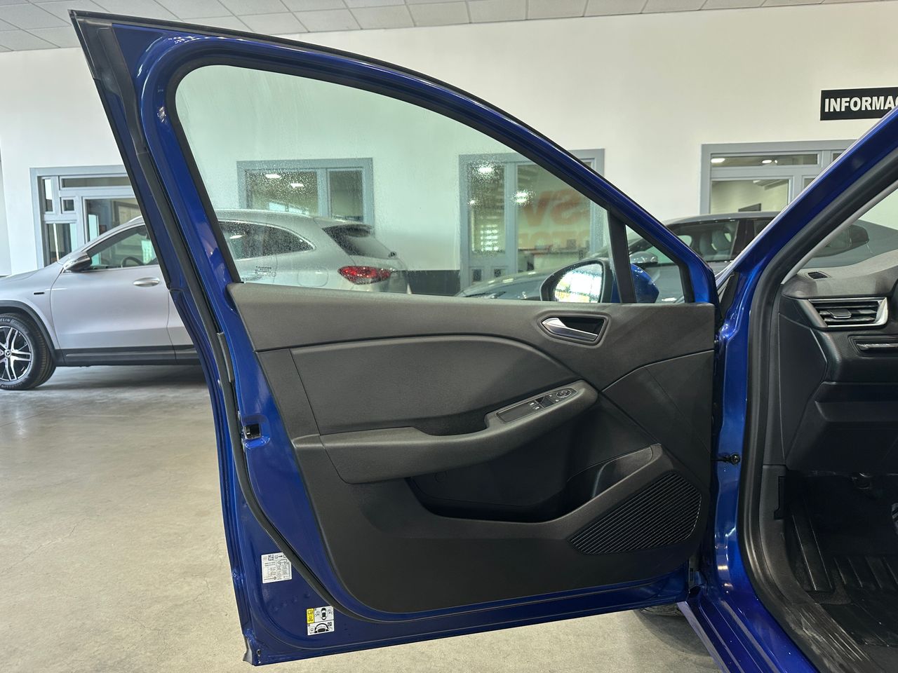 Renault Clio 1.6E-TECH 140CV BUSINESS AUTO - Foto 24