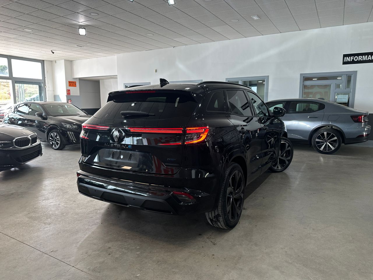 Renault Austral 1.2E-TECH 200CV ICONIC ESPIRIT ALPINE - Foto 7