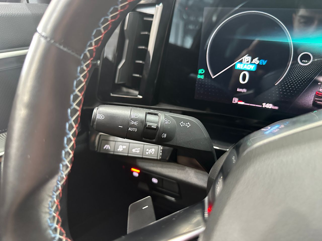 Renault Austral 1.2E-TECH 200CV ICONIC ESPIRIT ALPINE - Foto 17