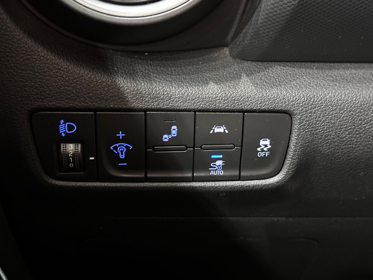 Hyundai Kona Eléctrico 100 kW (136 CV) Tecno 39 kWh - Foto 18