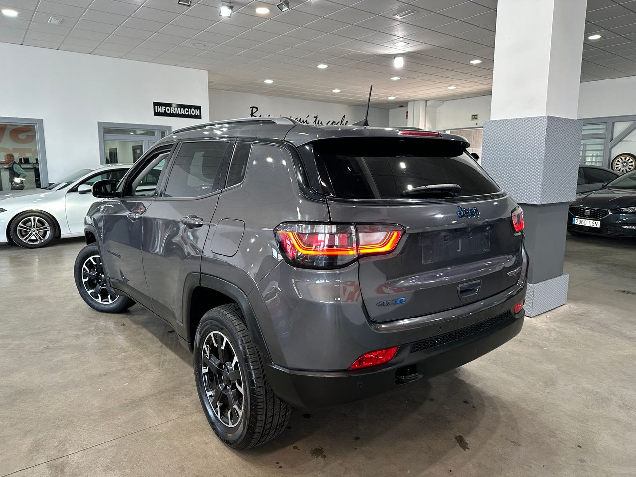 Jeep Compass 1.3PHEV 240CV 4XE TRAILHAWK - Foto 6