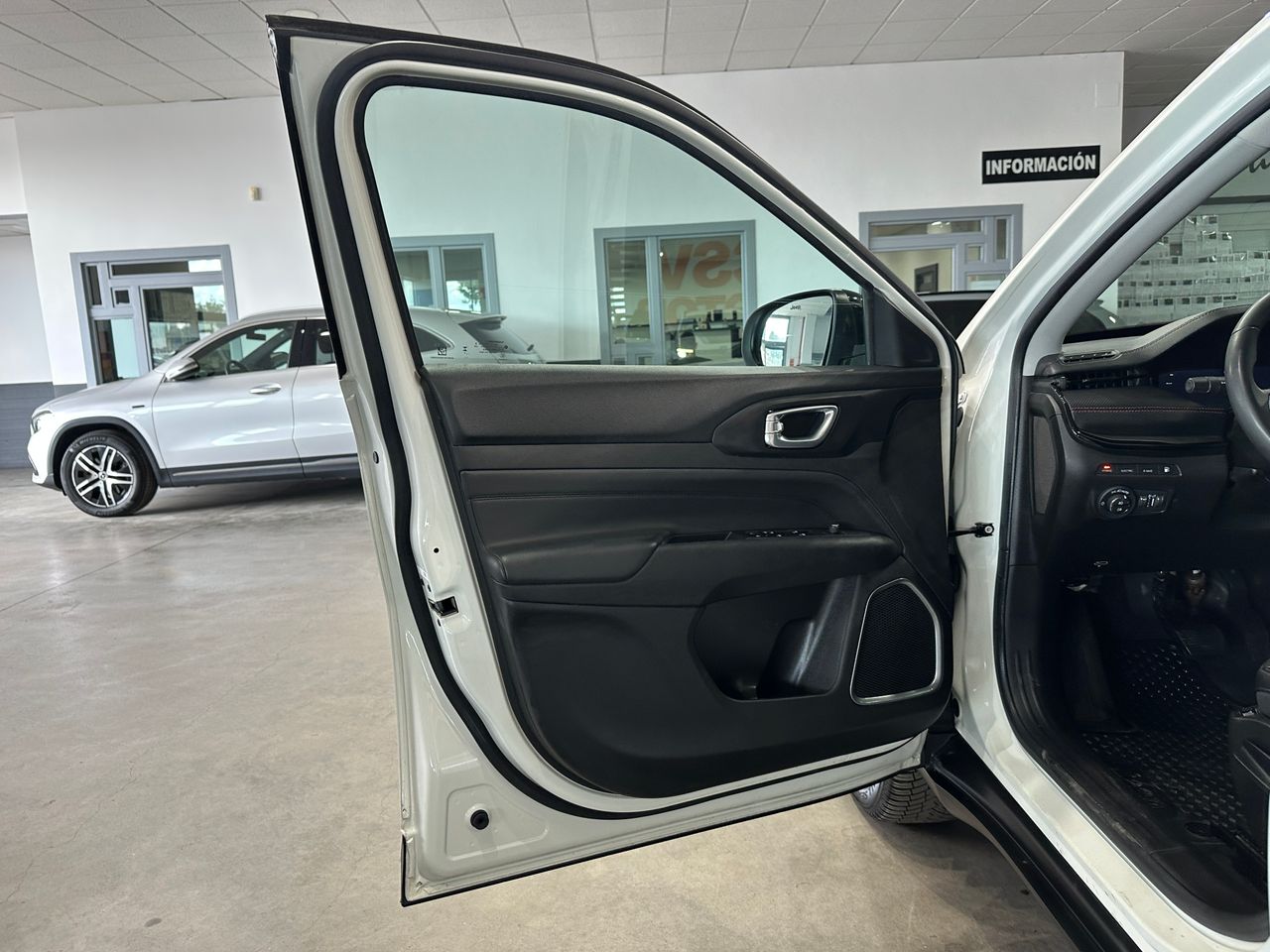 Jeep Compass 1.3PHEV 240CV 4XE TRAILHAWK - Foto 28