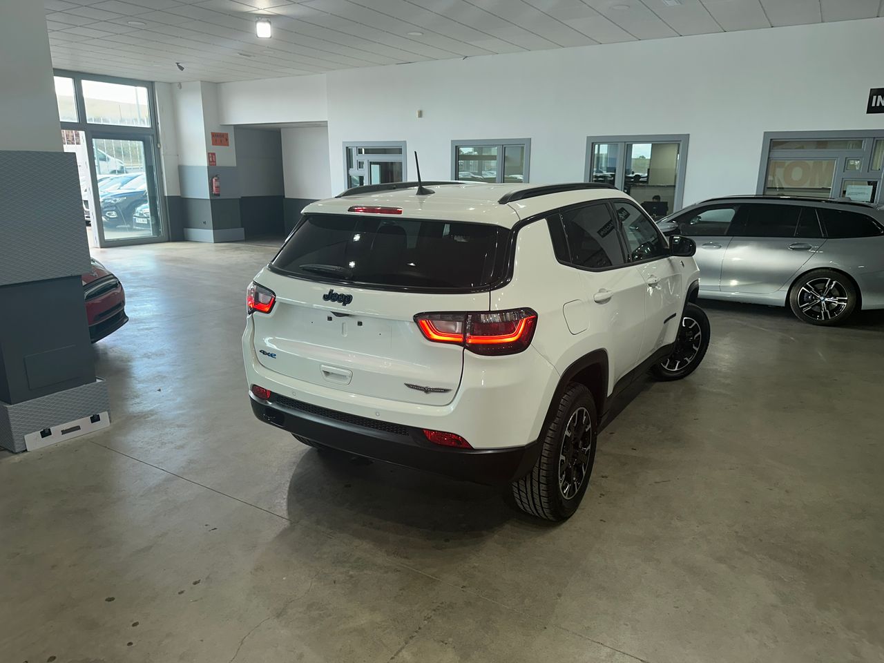 Jeep Compass 1.3PHEV 240CV 4XE TRAILHAWK - Foto 7